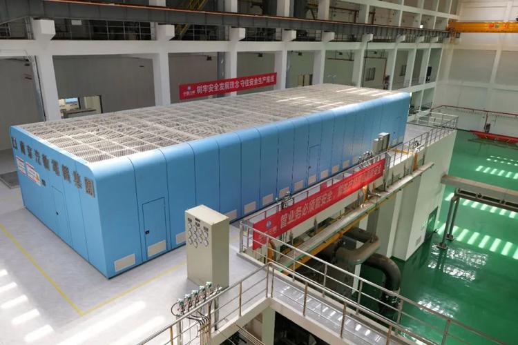 垃圾發電汽輪機組外觀 攝影:湯永浩垃圾運輸車輛進入廠區后,先通過